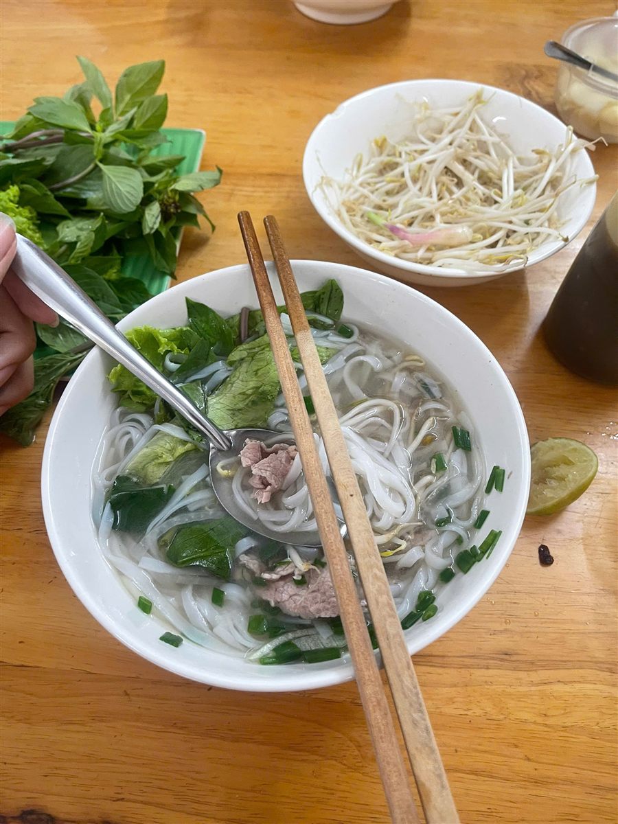 Tô phở nóng cho bữa sáng sau buổi chạy 5km