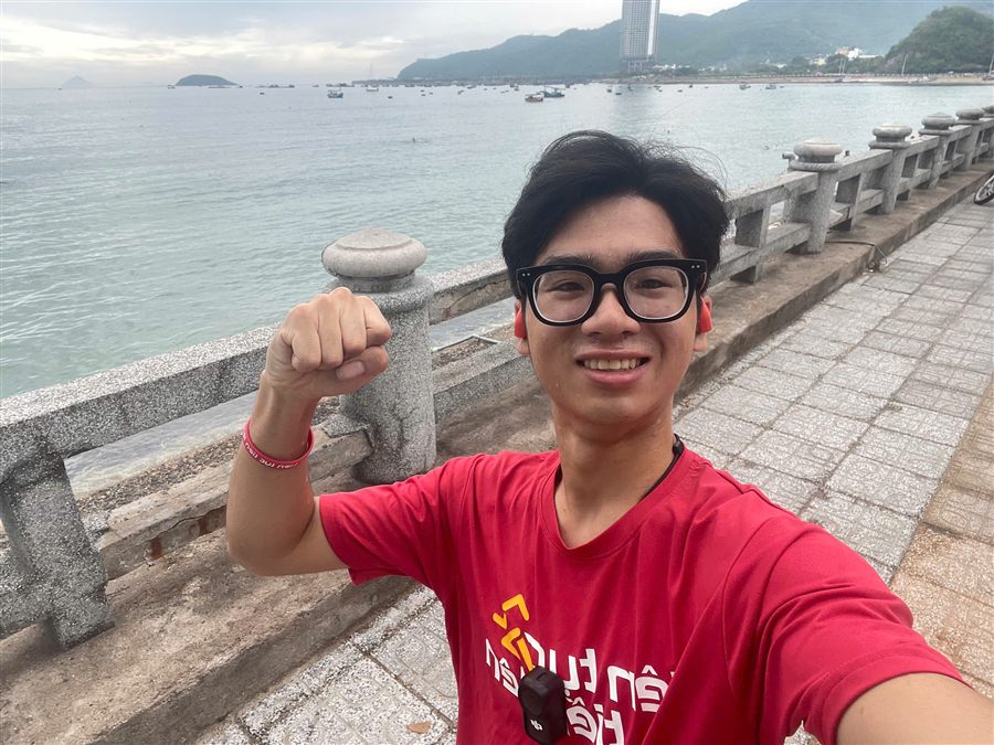 Chạy bộ buổi sáng bên bờ biển — hoàn thành 2km đầu tiên